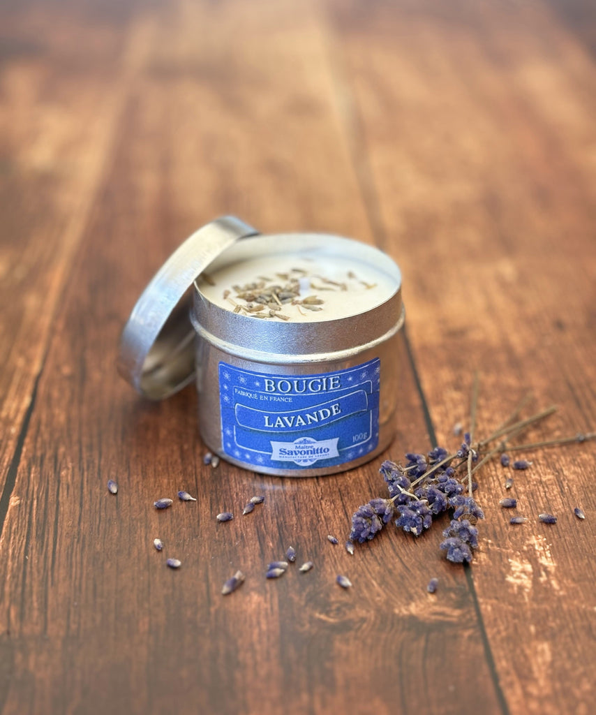 Maitre Savonitto Lavender Candle in Aluminum Tin with dried lavender